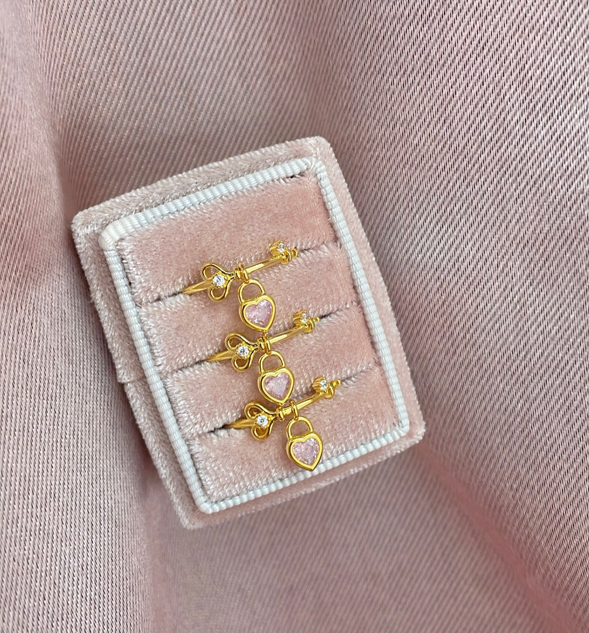 Heart lock ring