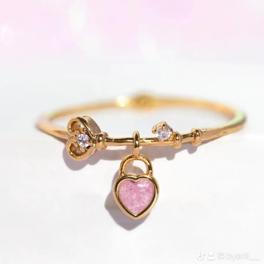 Heart lock ring