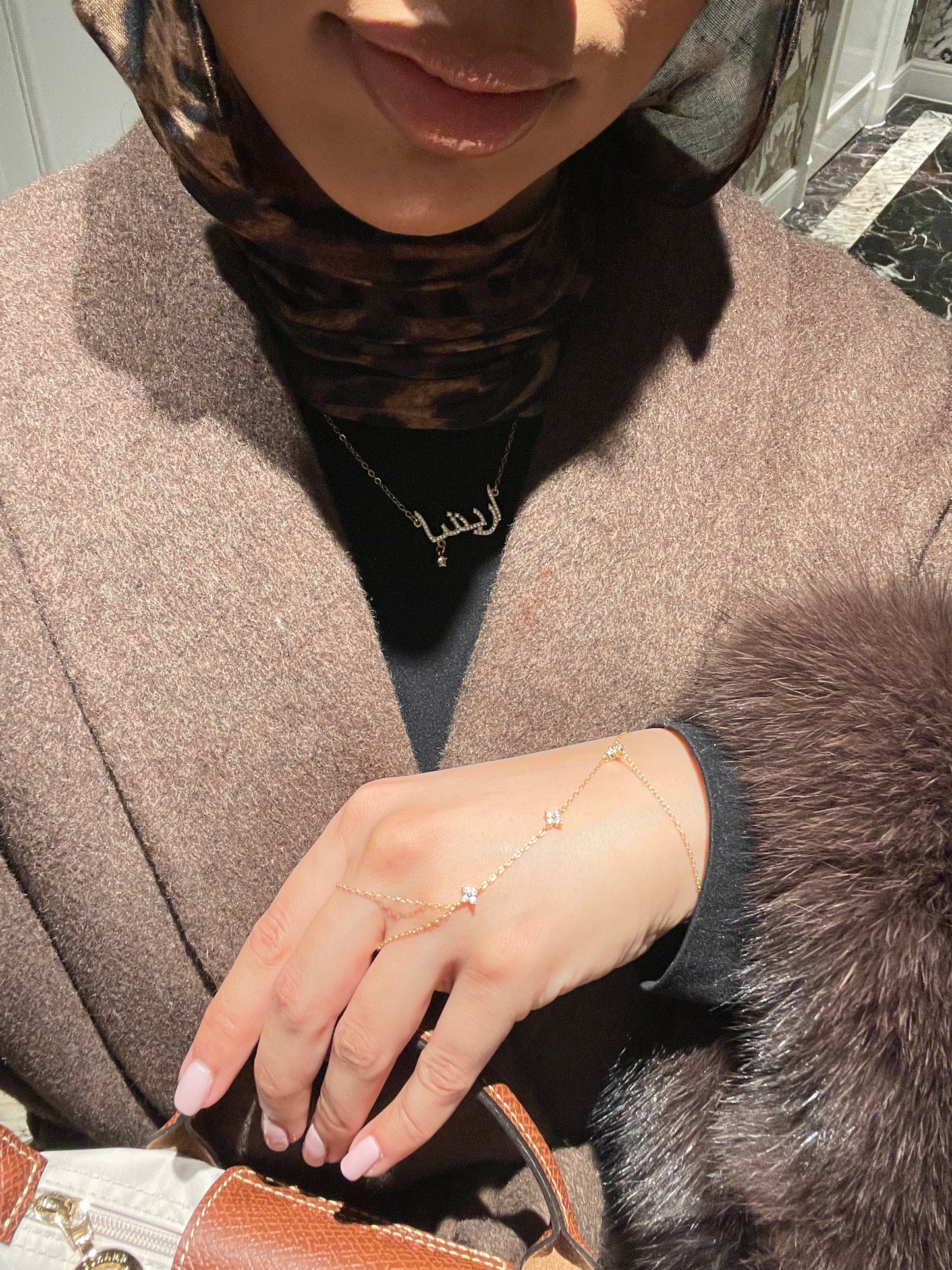 Diamanté Arabic necklace 🤍