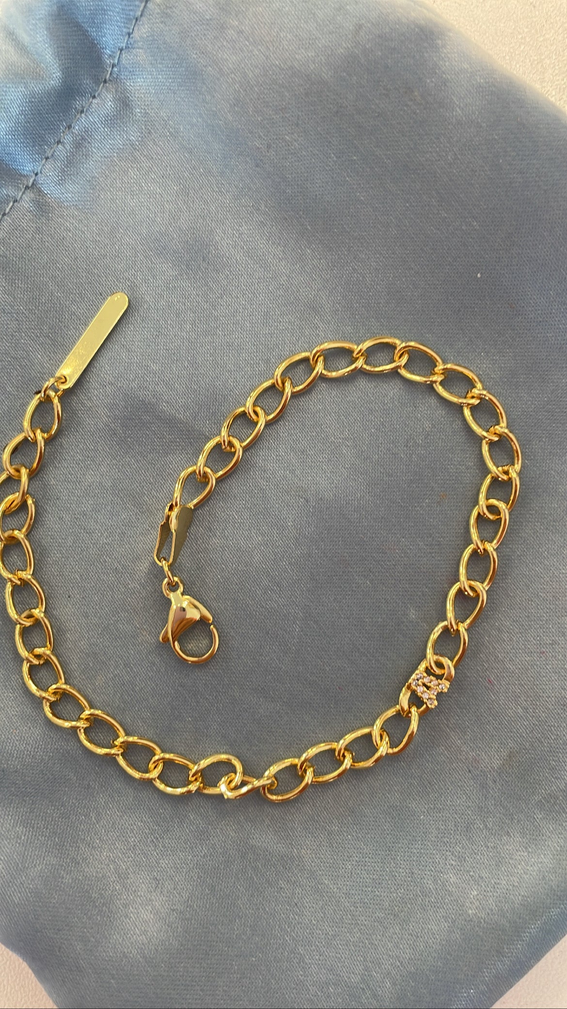 Curb chain initial bracelet